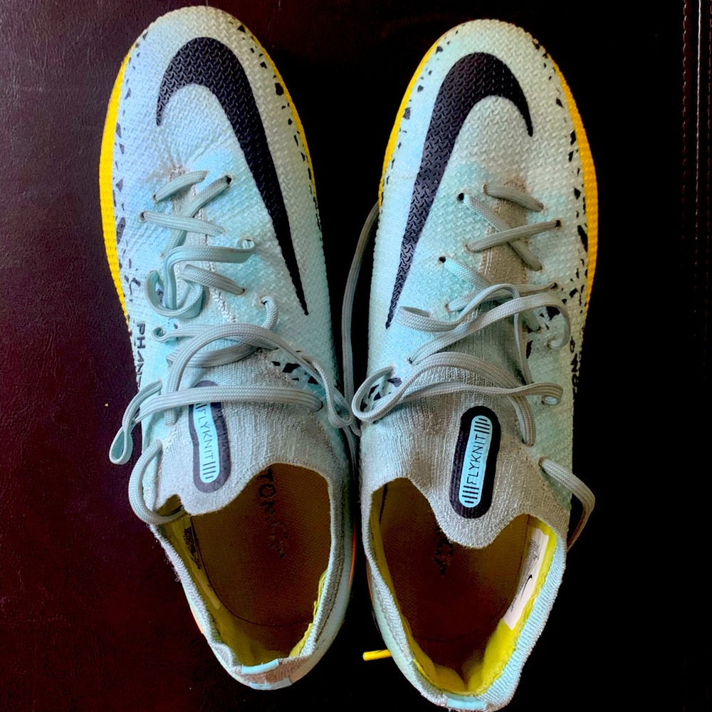 Nike Phantom Elite G2 Soccer Cleats